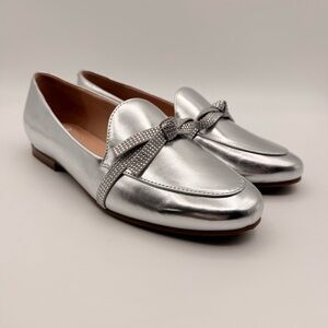 Bandolino Silver Metallic Bow Loafers Women’s Size 8.5